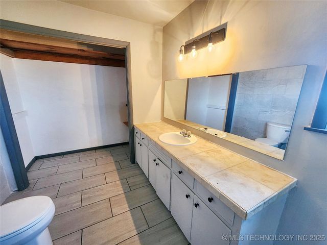 14806 Hwy 82, Tahlequah, OK 74464