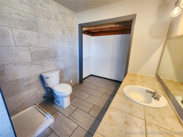 14806 Hwy 82, Tahlequah, OK 74464