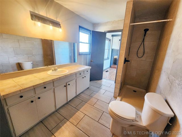 14806 Hwy 82, Tahlequah, OK 74464