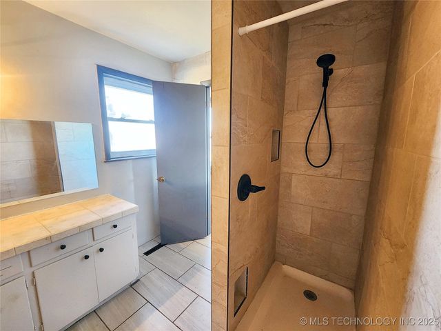 14806 Hwy 82, Tahlequah, OK 74464