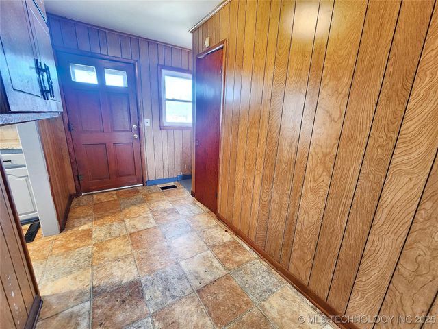 14806 Hwy 82, Tahlequah, OK 74464