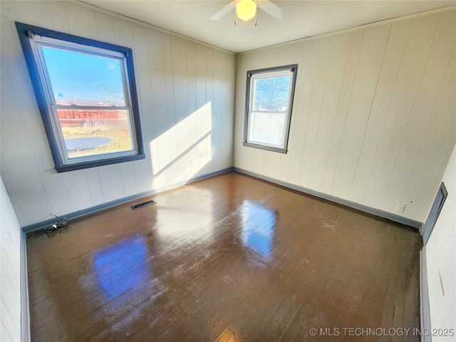 14806 Hwy 82, Tahlequah, OK 74464