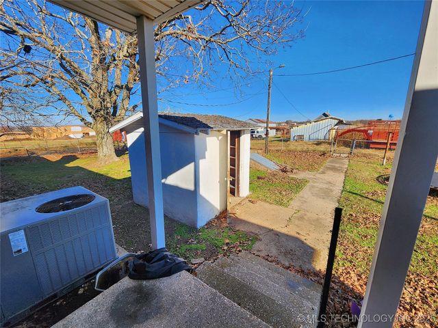 14806 Hwy 82, Tahlequah, OK 74464