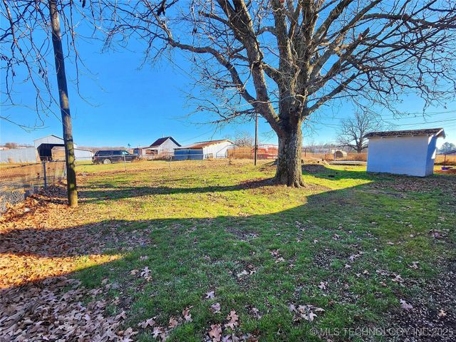 14806 Hwy 82, Tahlequah, OK 74464