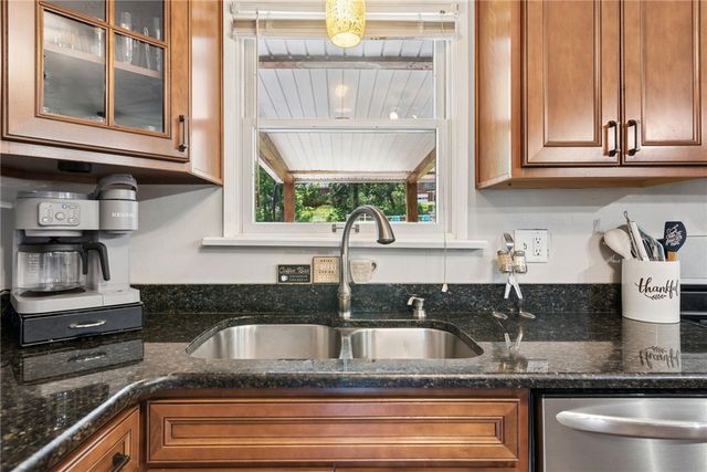 1678 Diane Merle Dr, North Huntingdon, PA 15642