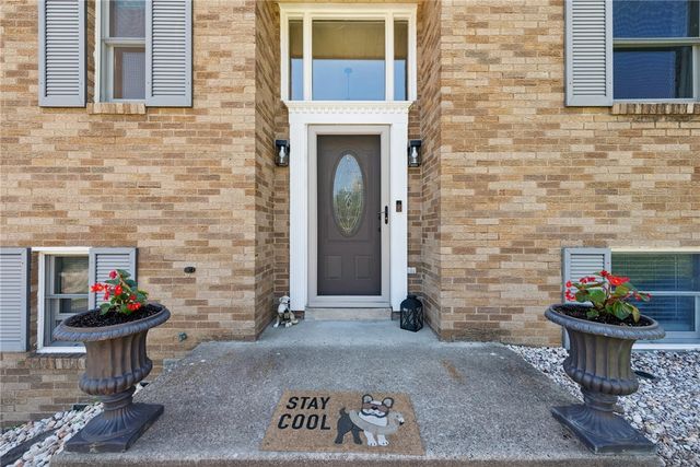 1678 Diane Merle Dr, North Huntingdon, PA 15642