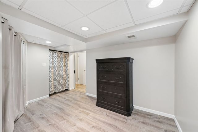 1678 Diane Merle Dr, North Huntingdon, PA 15642