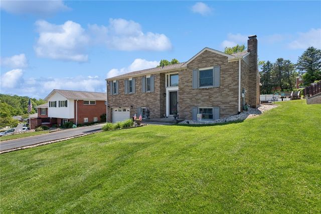 1678 Diane Merle Dr, North Huntingdon, PA 15642