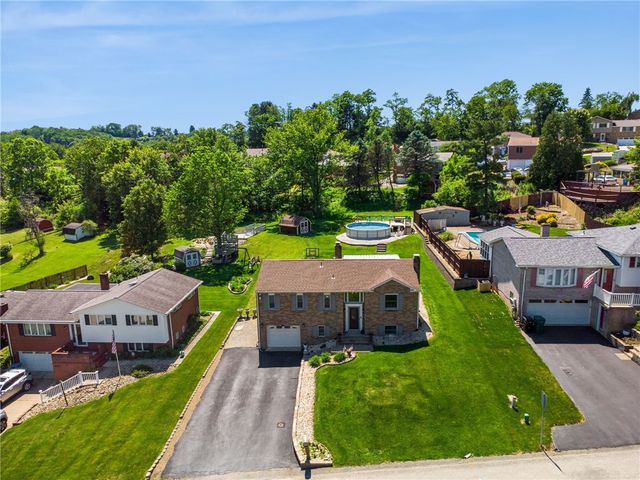 1678 Diane Merle Dr, North Huntingdon, PA 15642