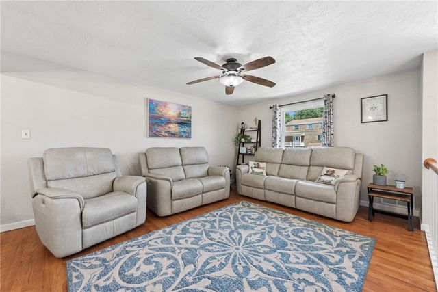1678 Diane Merle Dr, North Huntingdon, PA 15642