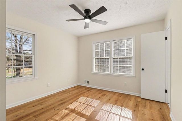 2142 Colonial Oak Way SW, Stone Mountain, GA 30087