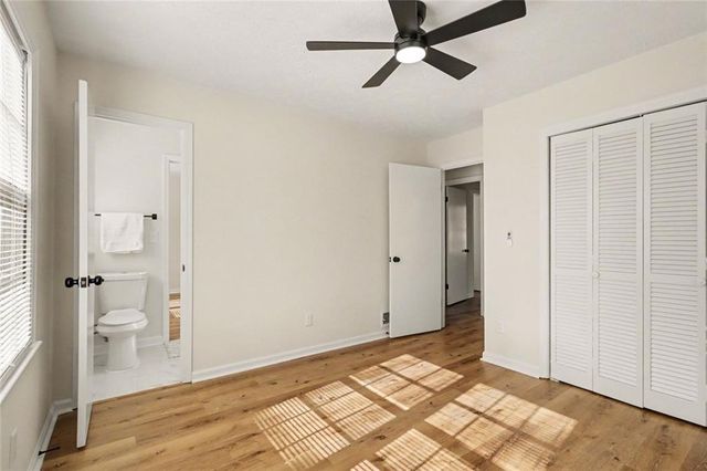 2142 Colonial Oak Way SW, Stone Mountain, GA 30087