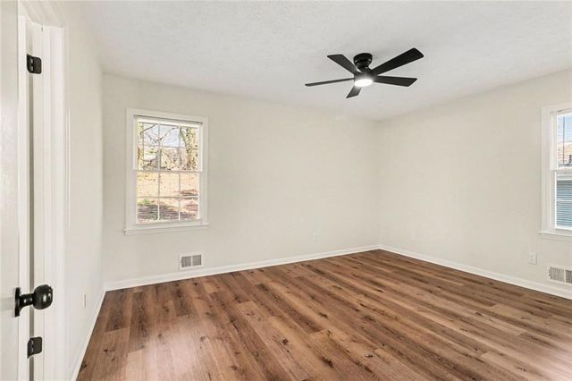 2142 Colonial Oak Way SW, Stone Mountain, GA 30087