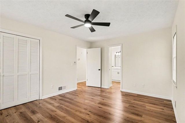 2142 Colonial Oak Way SW, Stone Mountain, GA 30087