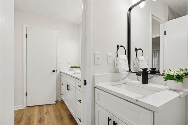 2142 Colonial Oak Way SW, Stone Mountain, GA 30087