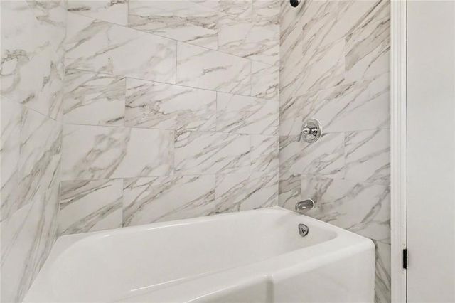 2142 Colonial Oak Way SW, Stone Mountain, GA 30087