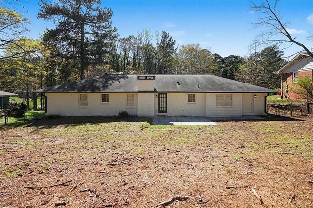 2142 Colonial Oak Way SW, Stone Mountain, GA 30087