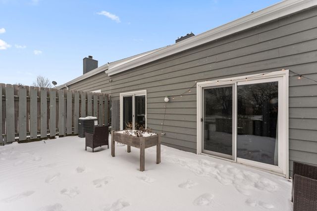 772 Kenmare Parkway, Crown Point, IN 46307