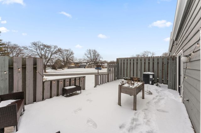 772 Kenmare Parkway, Crown Point, IN 46307