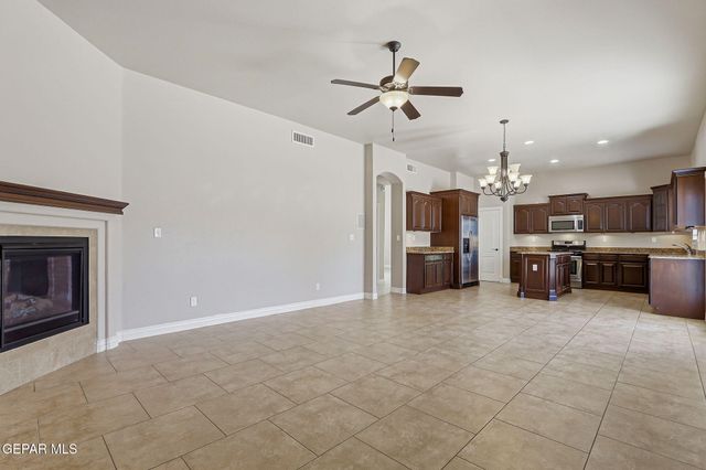 11441 VICTOR FLORES Place, El Paso, TX 79934