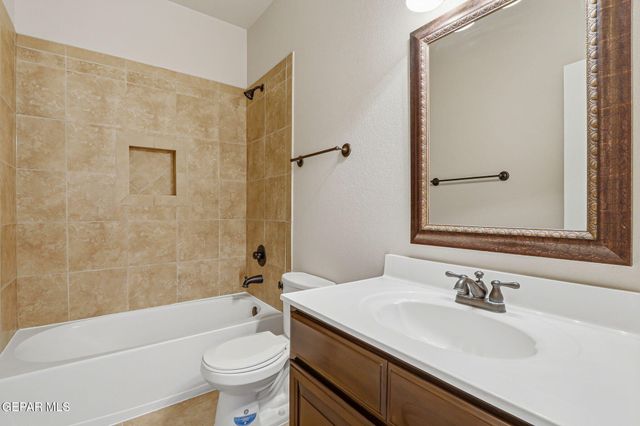 11441 VICTOR FLORES Place, El Paso, TX 79934