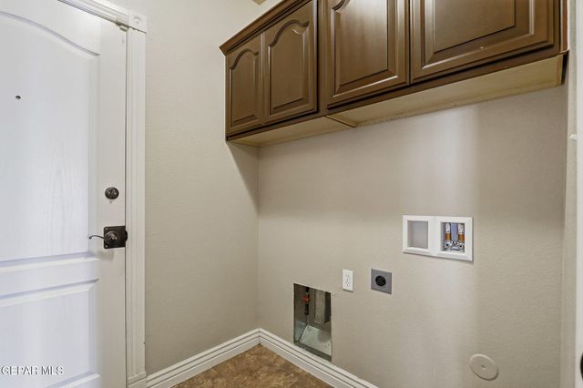 11441 VICTOR FLORES Place, El Paso, TX 79934