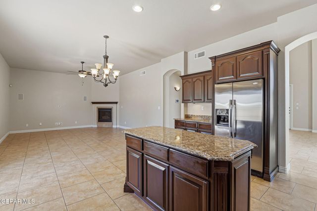 11441 VICTOR FLORES Place, El Paso, TX 79934