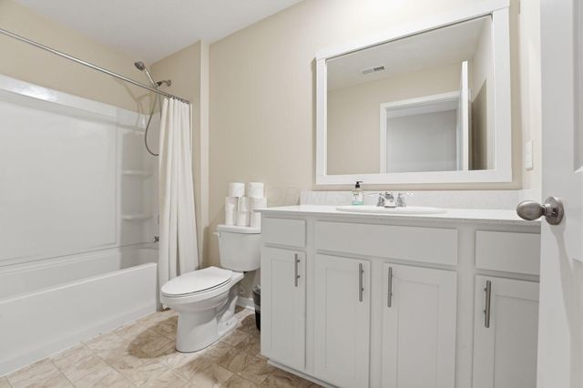 234 Sandburg Drive, Lithopolis, OH 43136