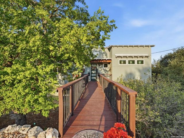 1040 ERIKA CRST, Canyon Lake, TX 78133