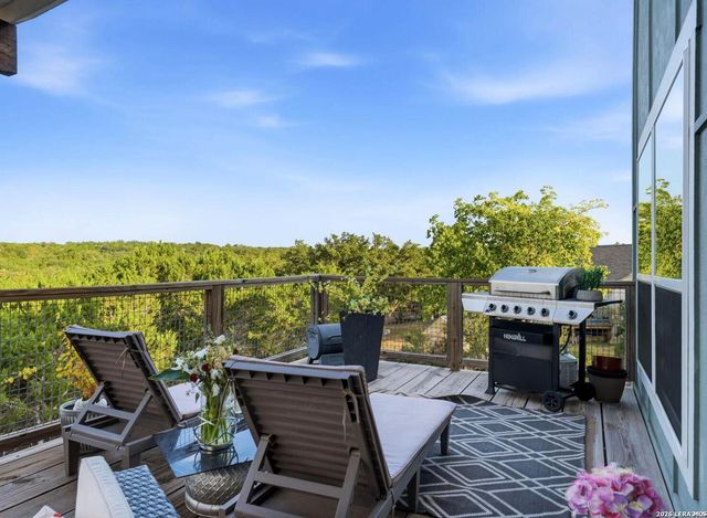 1040 ERIKA CRST, Canyon Lake, TX 78133
