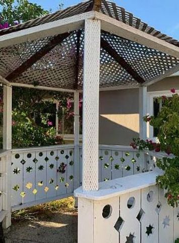 425-427 Wessex Way, Belmont, CA 94002