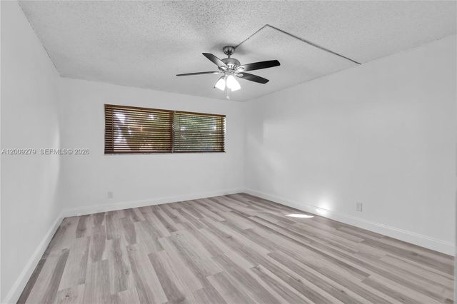 8513 Old Country Mnr 415, Davie, FL 33328