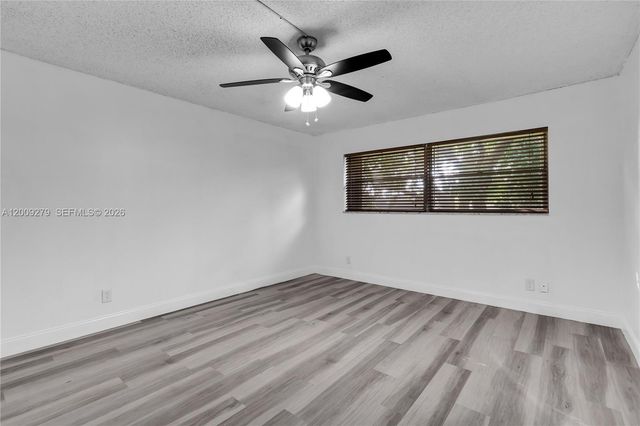 8513 Old Country Mnr 415, Davie, FL 33328