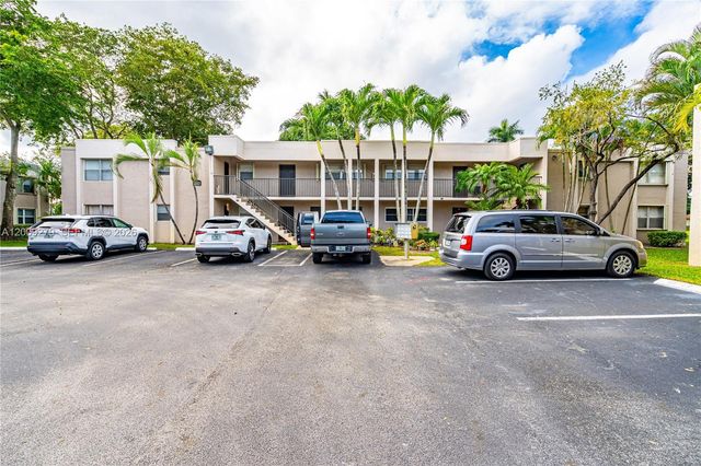 8513 Old Country Mnr 415, Davie, FL 33328