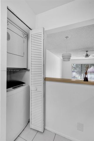 8513 Old Country Mnr 415, Davie, FL 33328