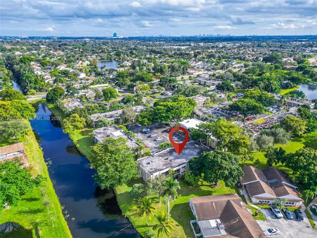 8513 Old Country Mnr 415, Davie, FL 33328