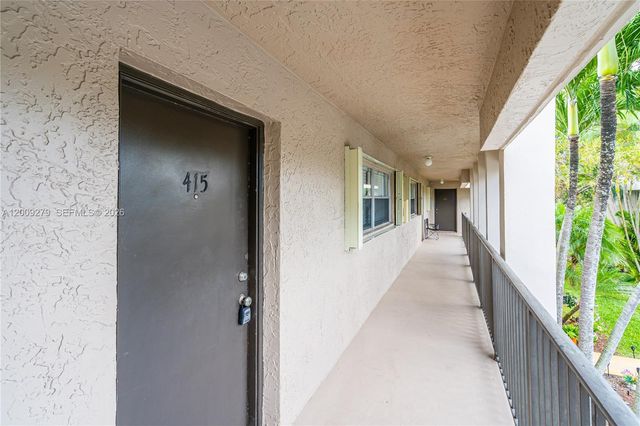 8513 Old Country Mnr 415, Davie, FL 33328