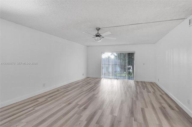 8513 Old Country Mnr 415, Davie, FL 33328