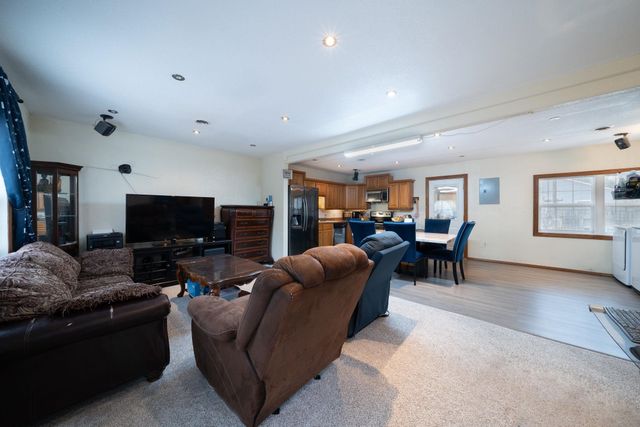 4604 S Meadowview, Wichita, KS 67216