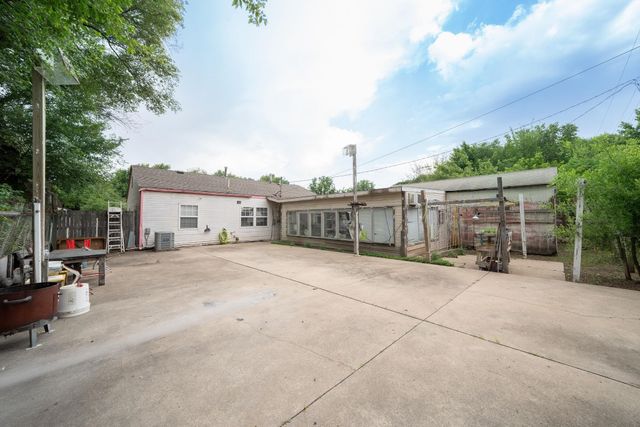 4604 S Meadowview, Wichita, KS 67216