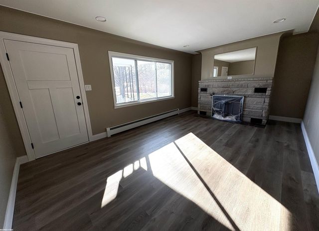 8760 Gratiot Avenue, Columbus Twp, MI 48063