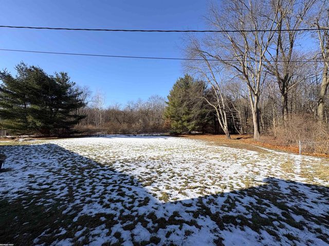 8760 Gratiot Avenue, Columbus Twp, MI 48063