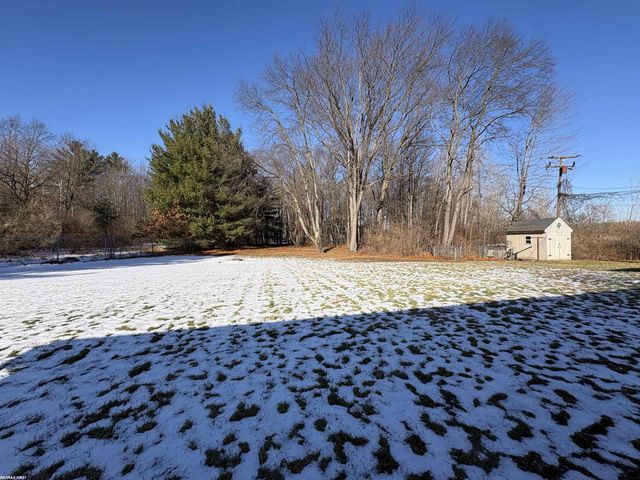 8760 Gratiot Avenue, Columbus Twp, MI 48063