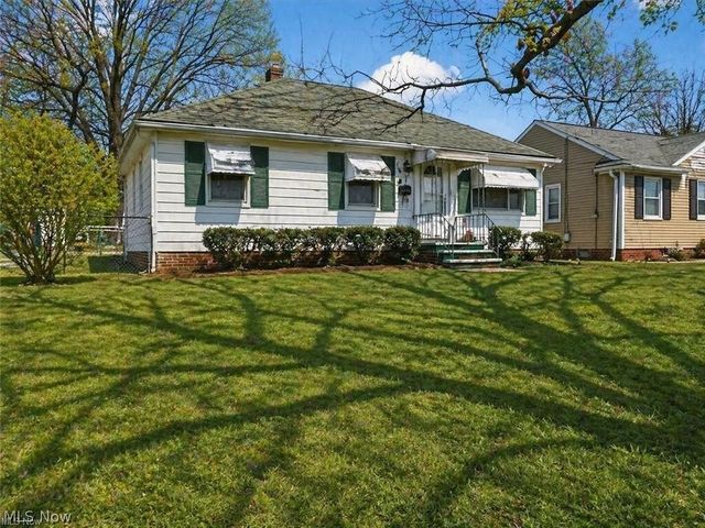 16241 Glenburn Avenue, Maple Heights, OH 44128