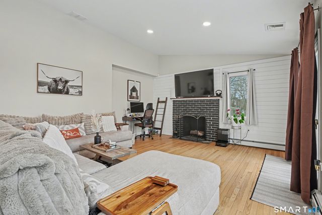 18 Caulkins Road, Norwich, CT 06360