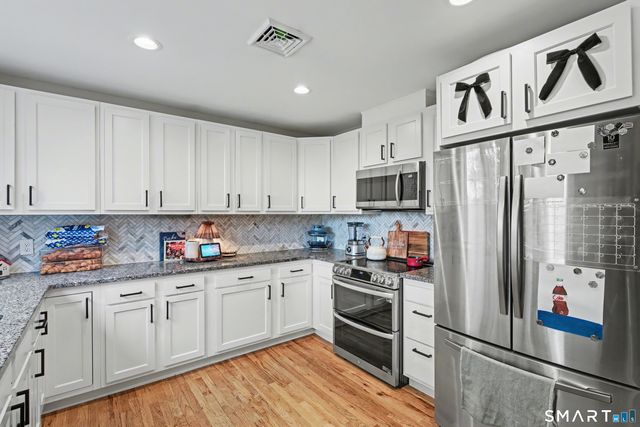 18 Caulkins Road, Norwich, CT 06360