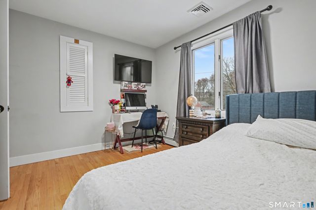 18 Caulkins Road, Norwich, CT 06360