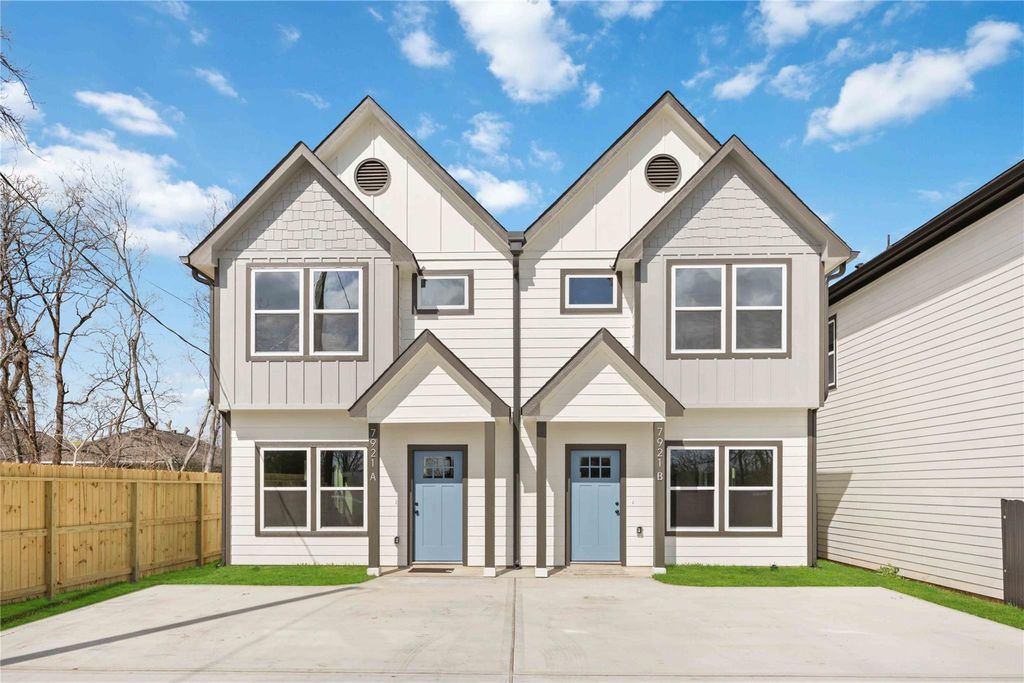 7921 Bonaire Street B, Houston, TX 77028