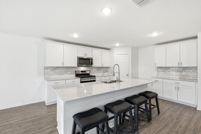 805 Shire Avenue, Haslet, TX 76052