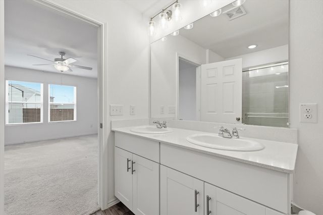 805 Shire Avenue, Haslet, TX 76052